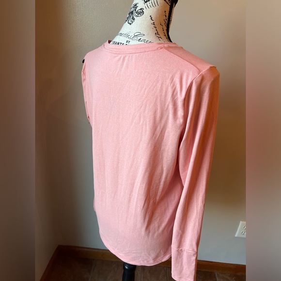 Athletic top by Apana.  Size S - Picture 4 of 9